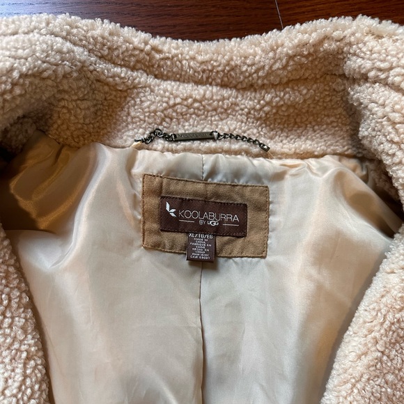 Koolaburra Tan Fleece Oversized Jacket - Picture 7 of 7